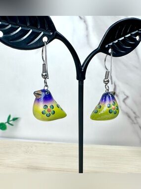 💜Delicate Painted Wood Bird Earrings